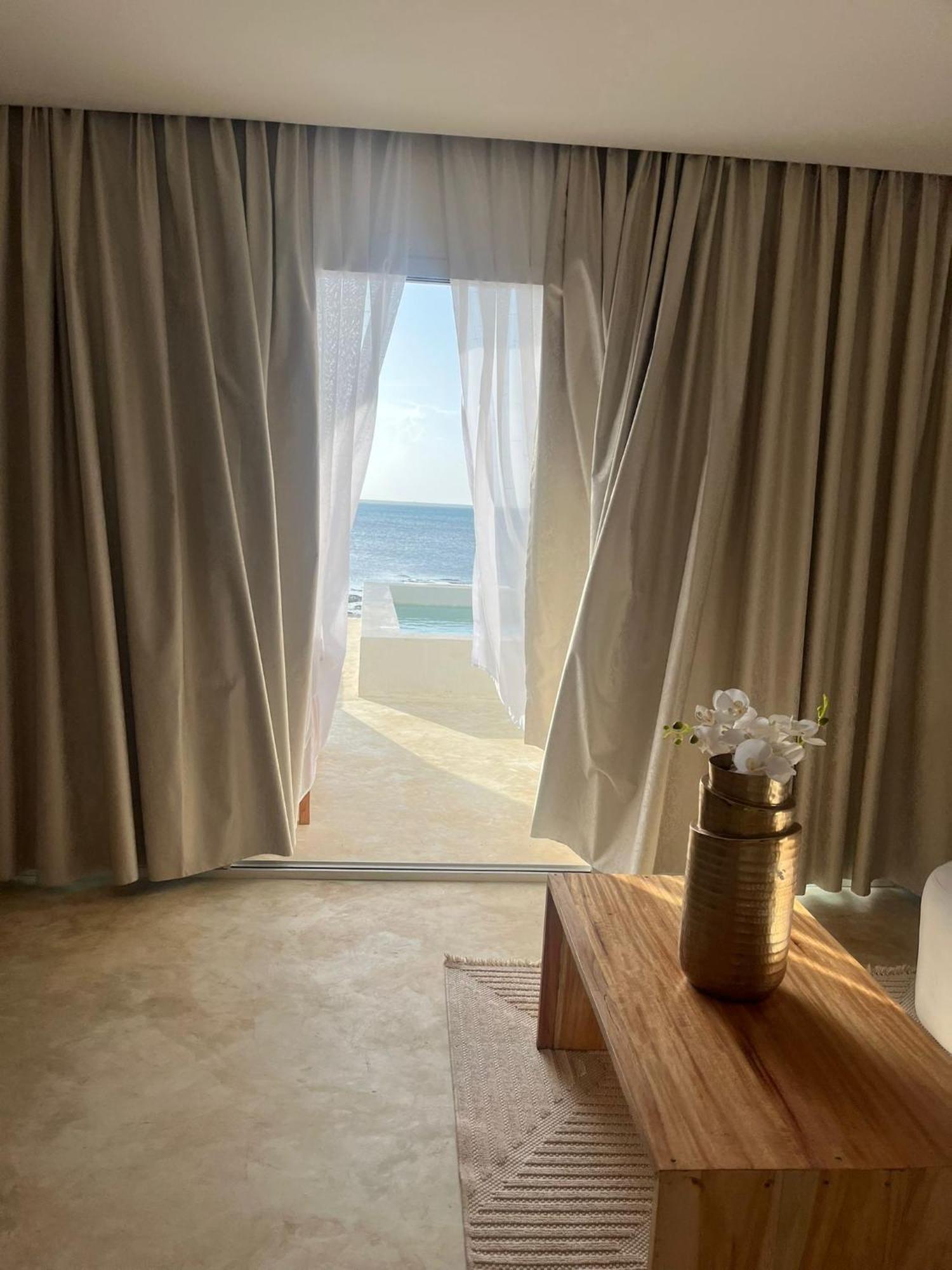 Le Saint Tropez Hotel Kidoti Luaran gambar