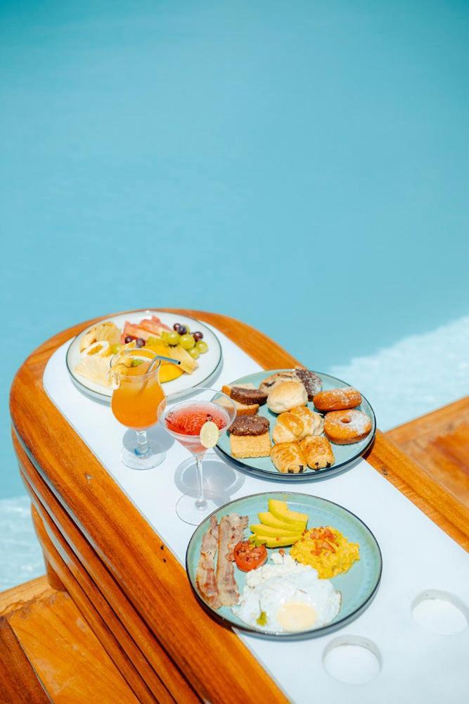Le Saint Tropez Hotel Kidoti Luaran gambar
