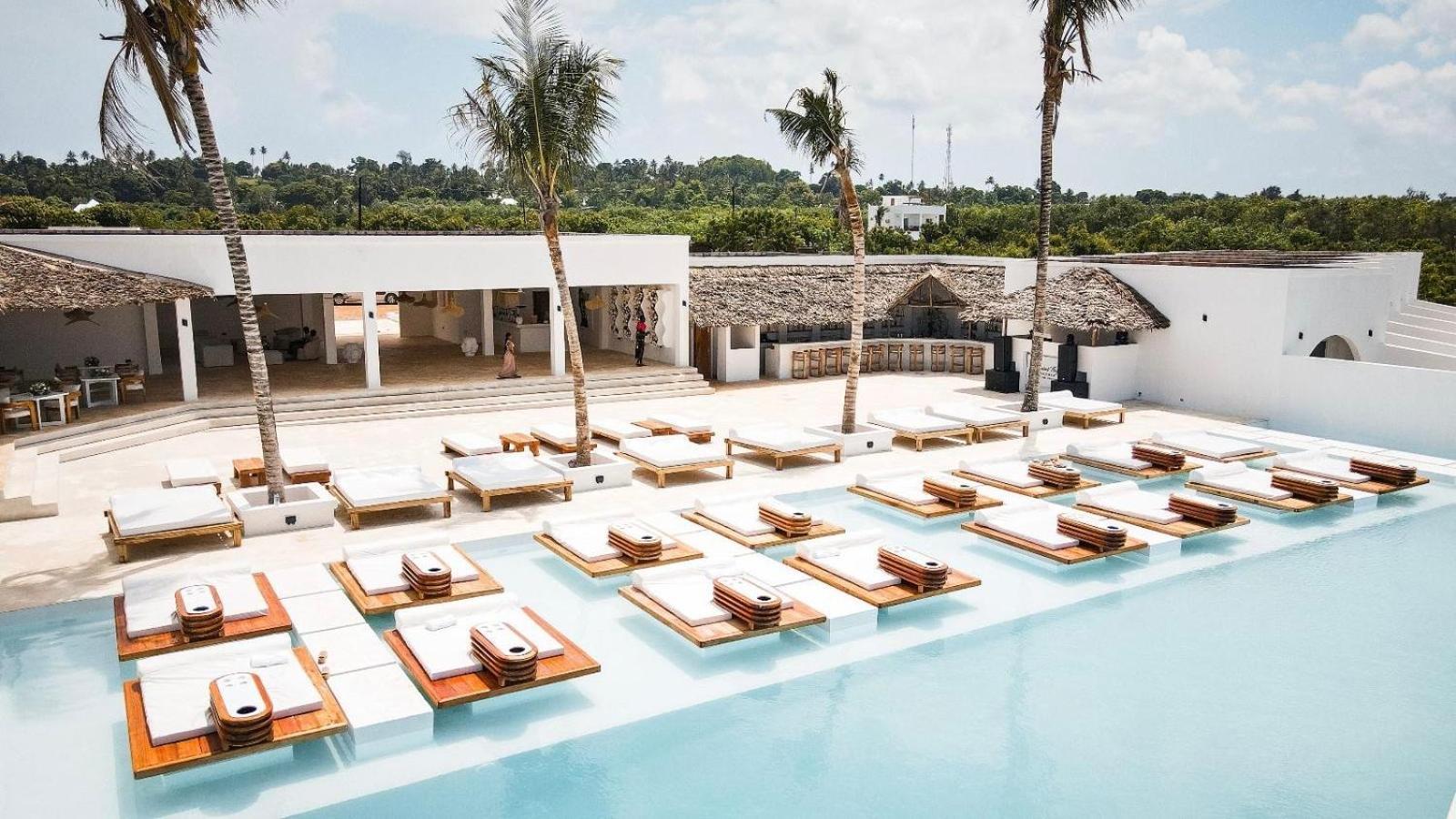 Le Saint Tropez Hotel Kidoti Luaran gambar
