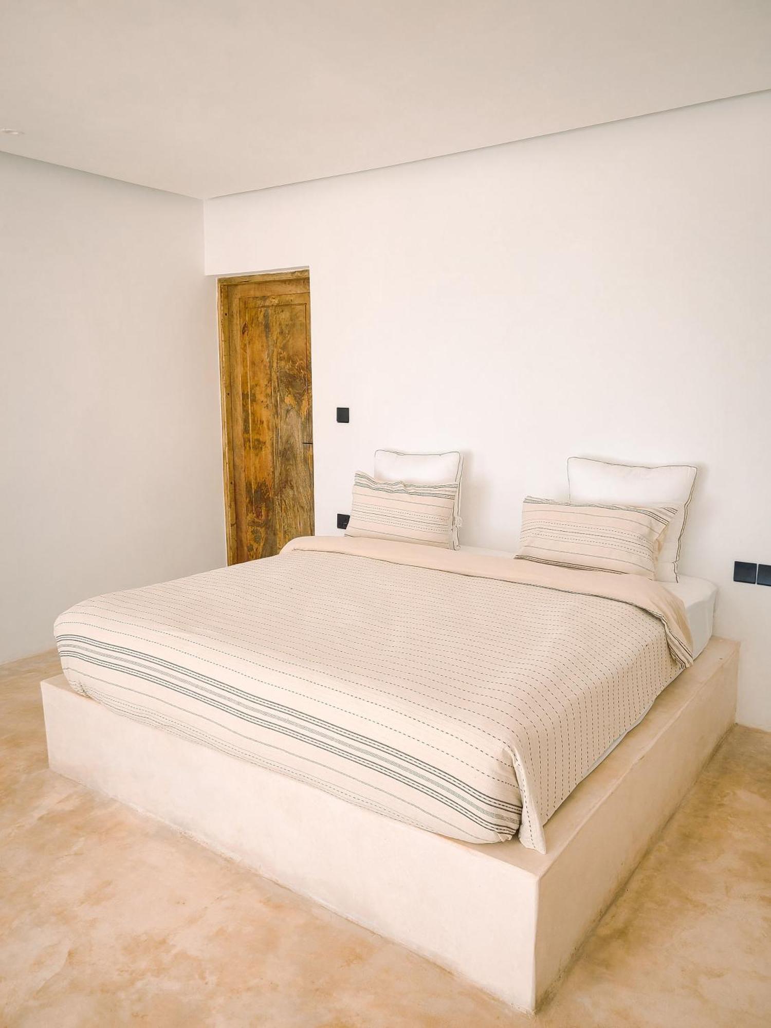 Le Saint Tropez Hotel Kidoti Luaran gambar
